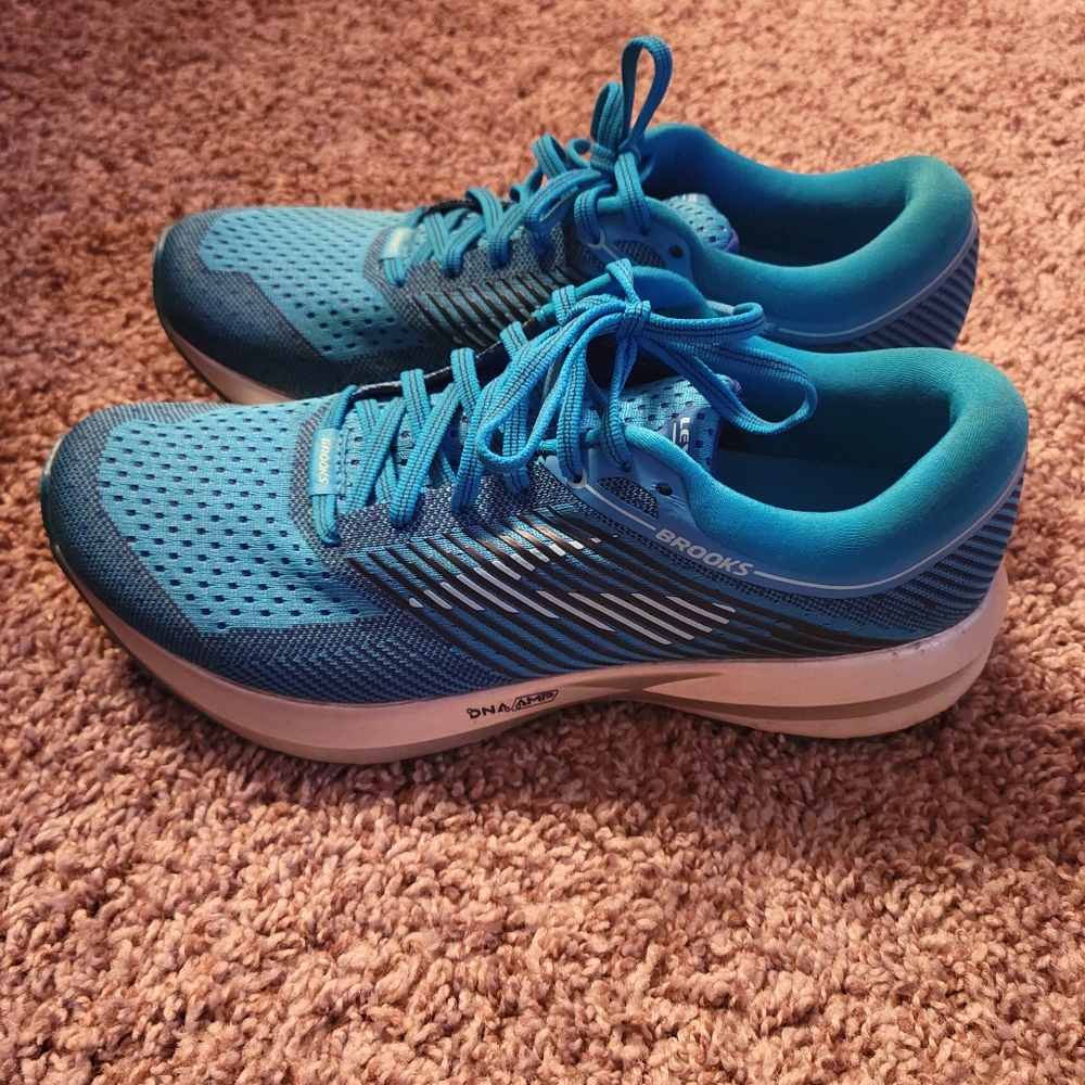 Brooks Levitate Running Shoes